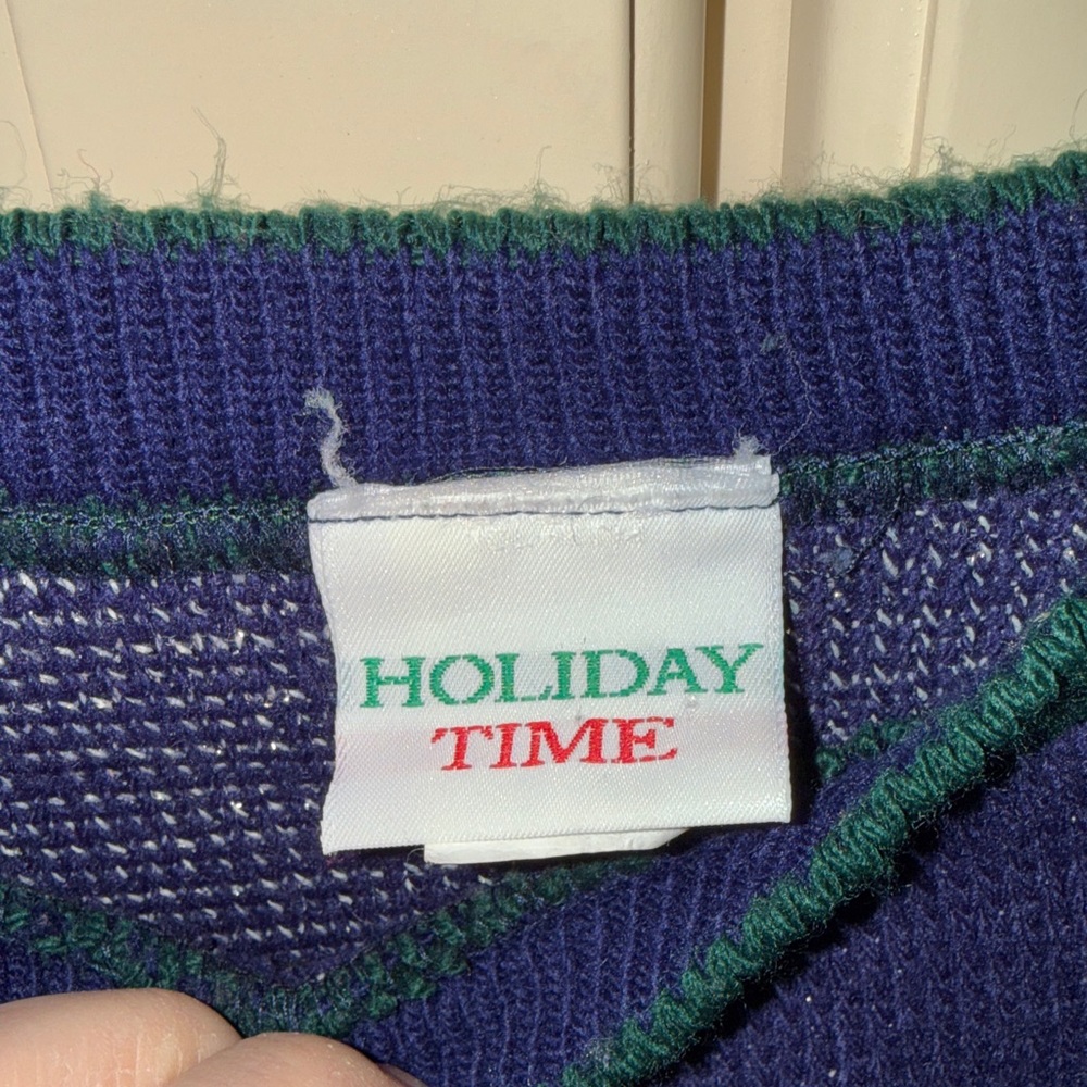 Holiday Sweater - Picture 2 of 4